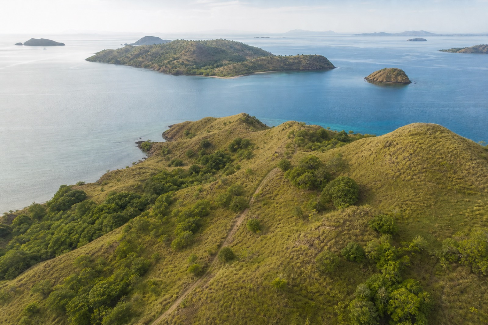 Tanah Menjaga Depan Pulau Kelor Labuan Bajo